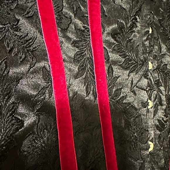 Leg Avenue Black and Red Corset with Lace Accents - Picture 4 of 6